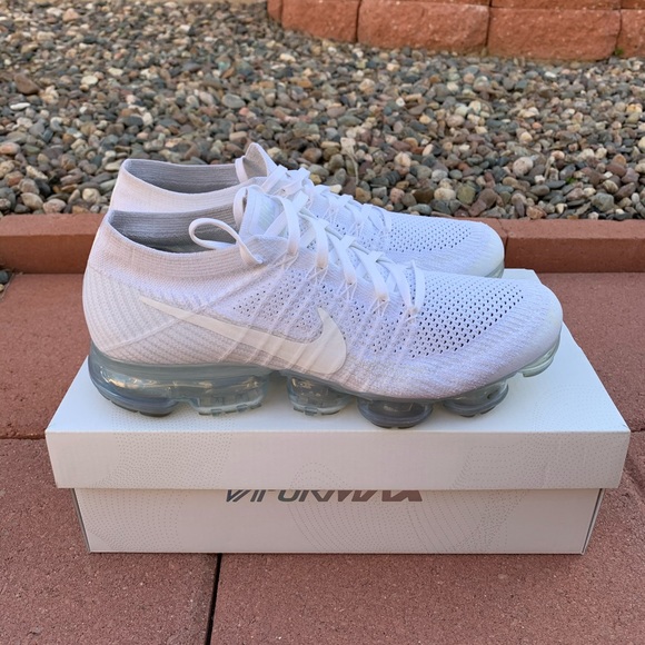 nike vapormax white christmas